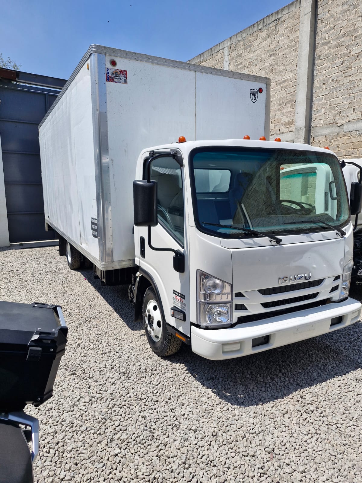 Isuzu ELF 400